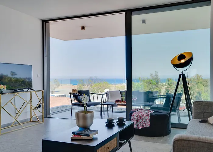 Sea View Deluxe Gaia 302 Apartamento Lárnaca