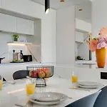 Apartment Sea View Deluxe Gaia 302 *