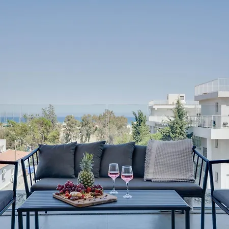 Апартаменты Sea View Deluxe Gaia 302 *