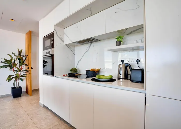 Sea View Deluxe Gaia 302 * Larnaka