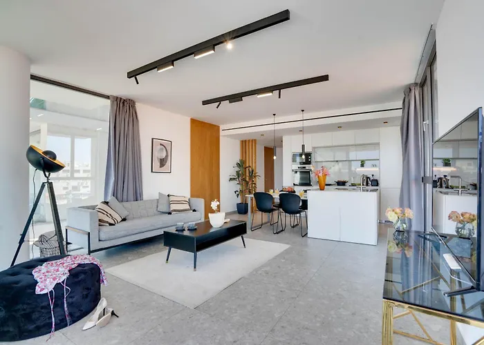 Sea View Deluxe Gaia 302 * Larnaka