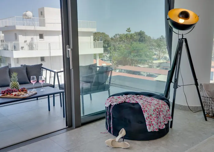 Sea View Deluxe Gaia 302 Larnaka