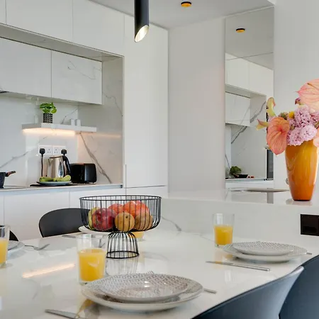 Апартаменти Sea View Deluxe Gaia 302 *