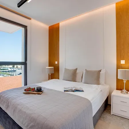 Sea View Deluxe Gaia 302 Ларнака